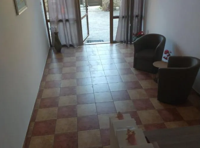 Konukevi валена град 3*