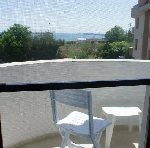 валена град Konukevi 3*