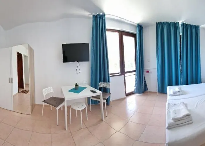 Konukevi валена град