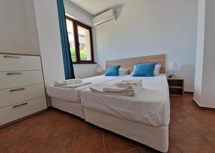 Konukevi валена град Chernomorets