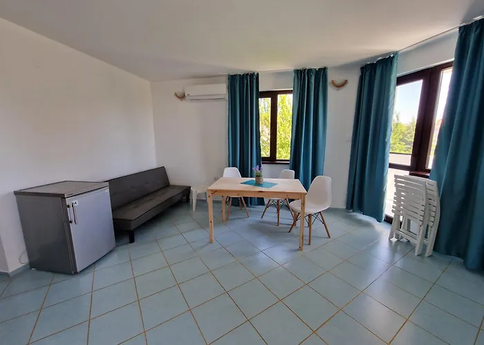 Konukevi валена град 3*