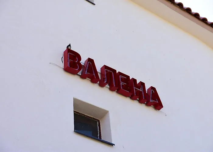 валена град 3*